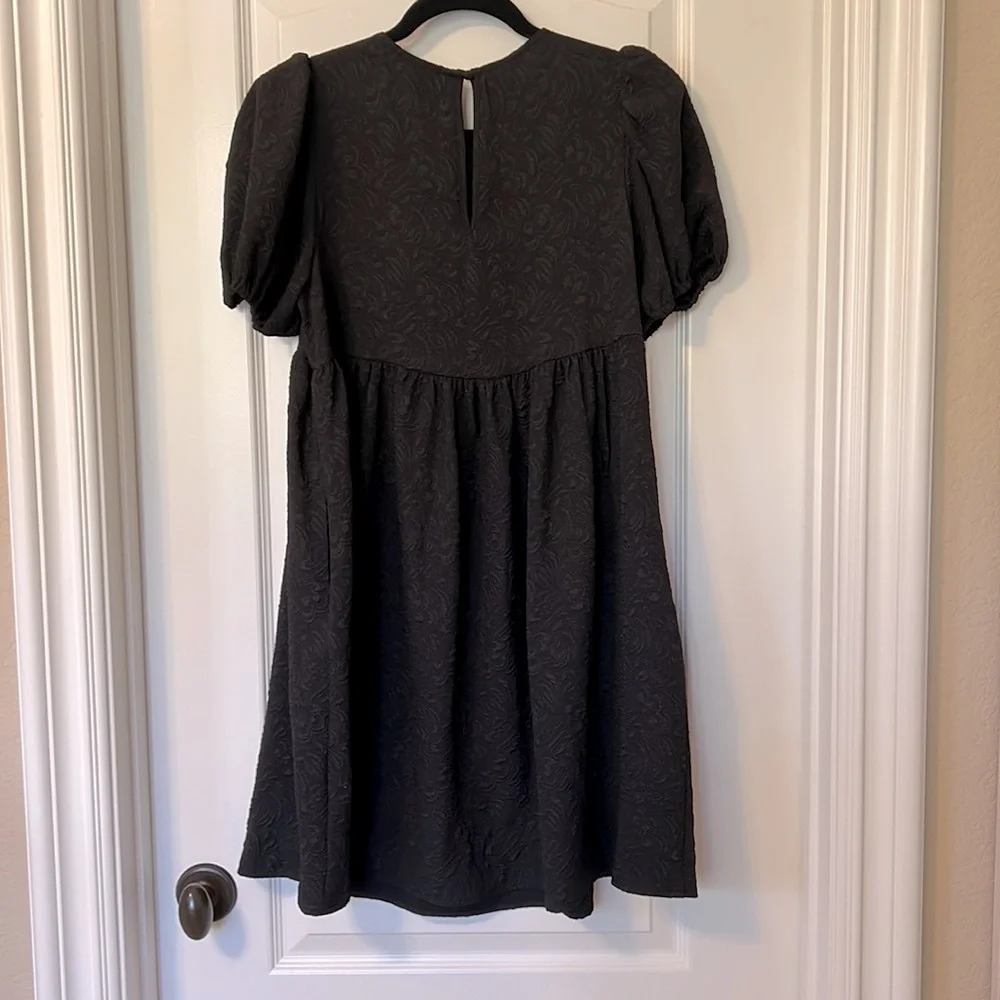 NWT Who What Wear Puff Sleeve Babydoll Dress in Black Jacquard - Picture 3 of 16